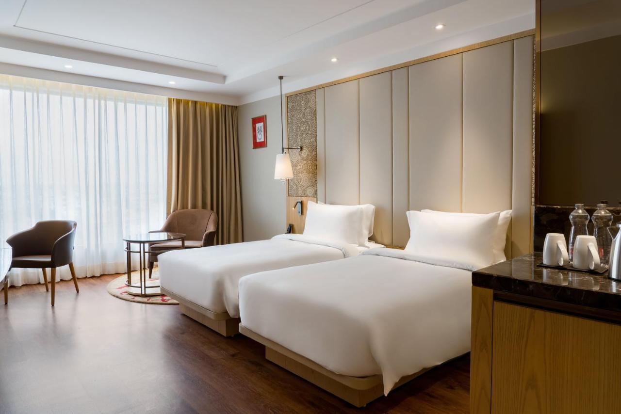 ホテル Radisson ボーパール エクステリア 写真