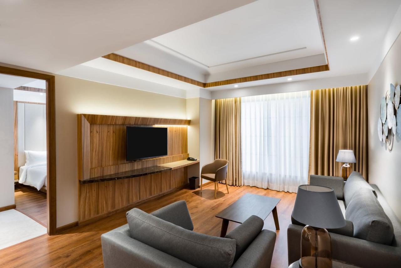 ホテル Radisson ボーパール エクステリア 写真