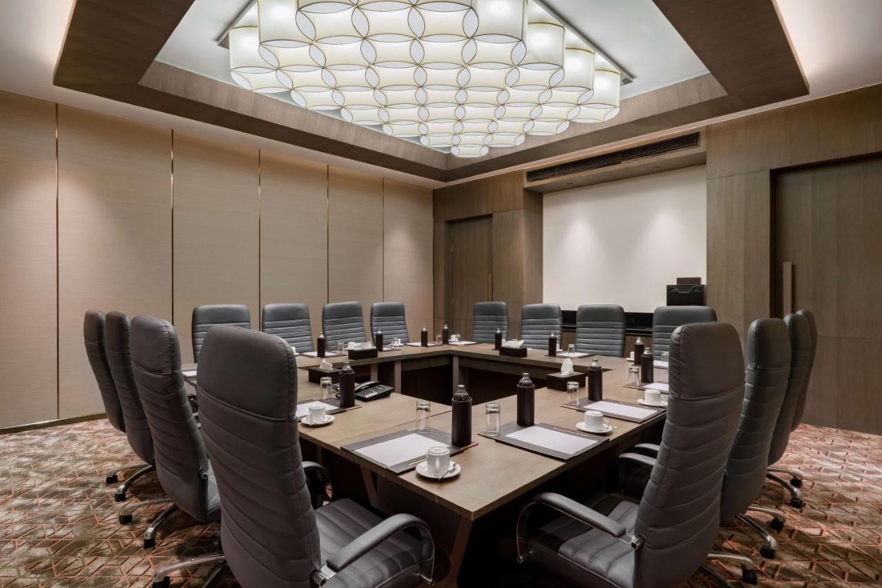 ホテル Radisson ボーパール エクステリア 写真