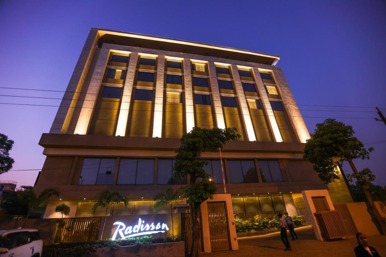 ホテル Radisson ボーパール エクステリア 写真