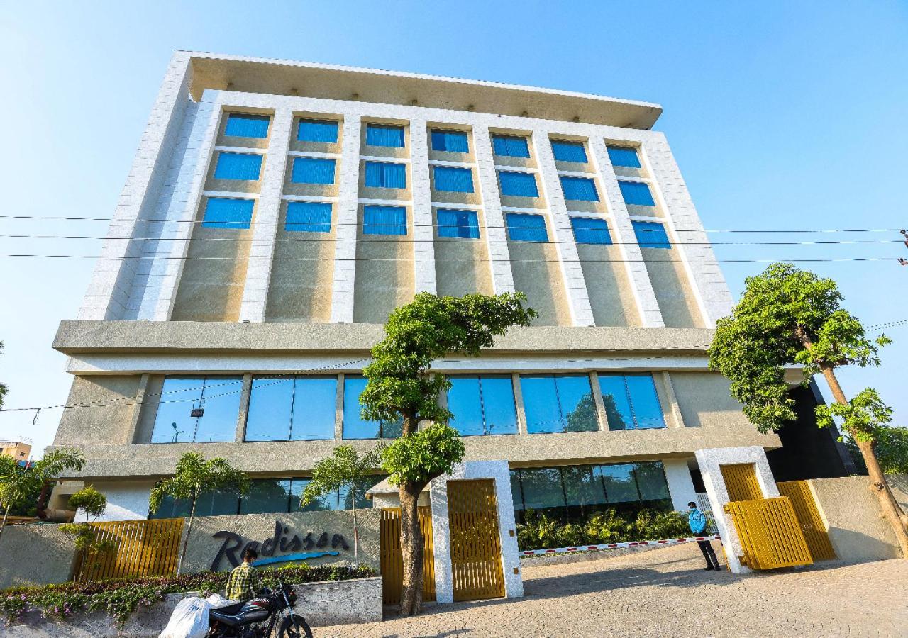 ホテル Radisson ボーパール エクステリア 写真