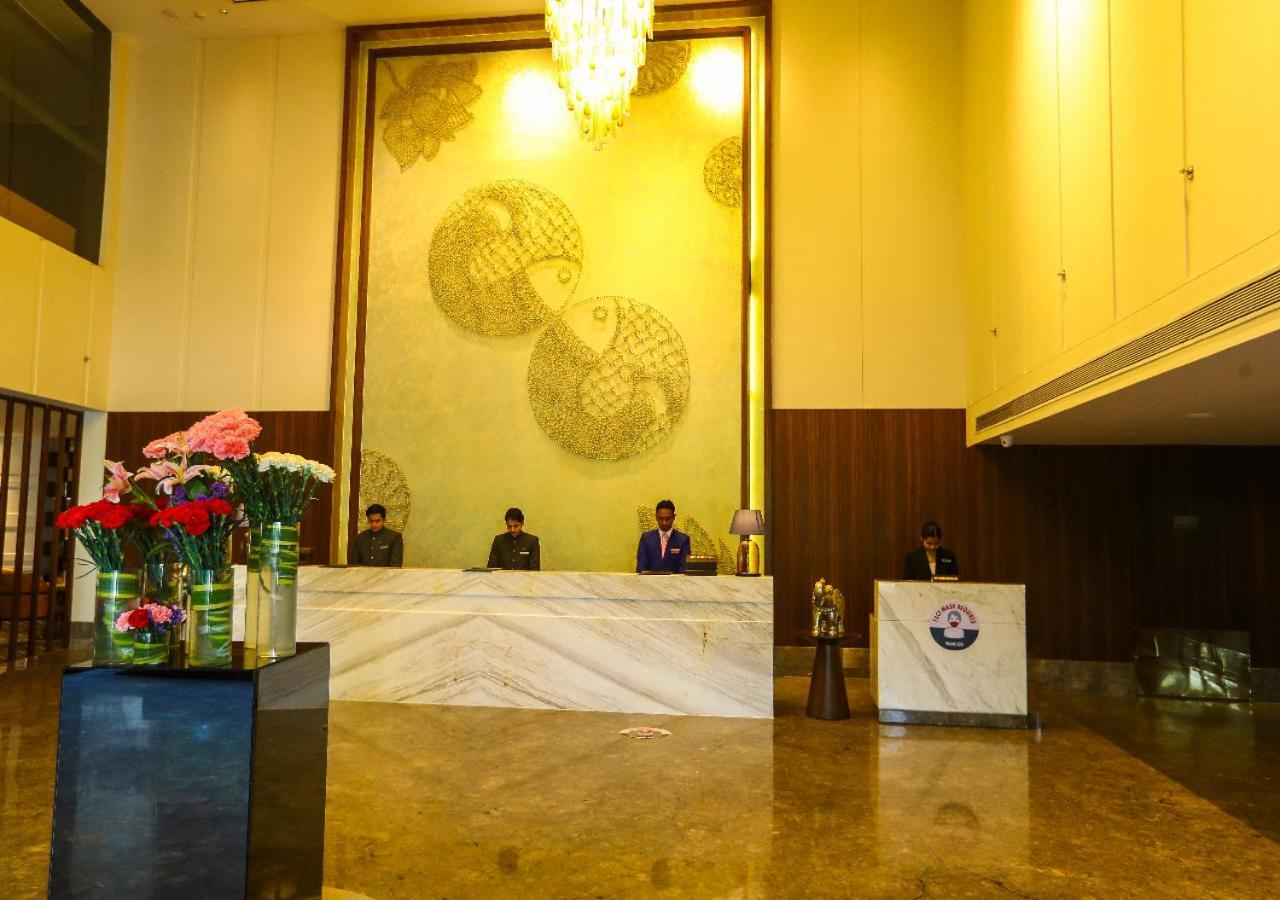 ホテル Radisson ボーパール エクステリア 写真
