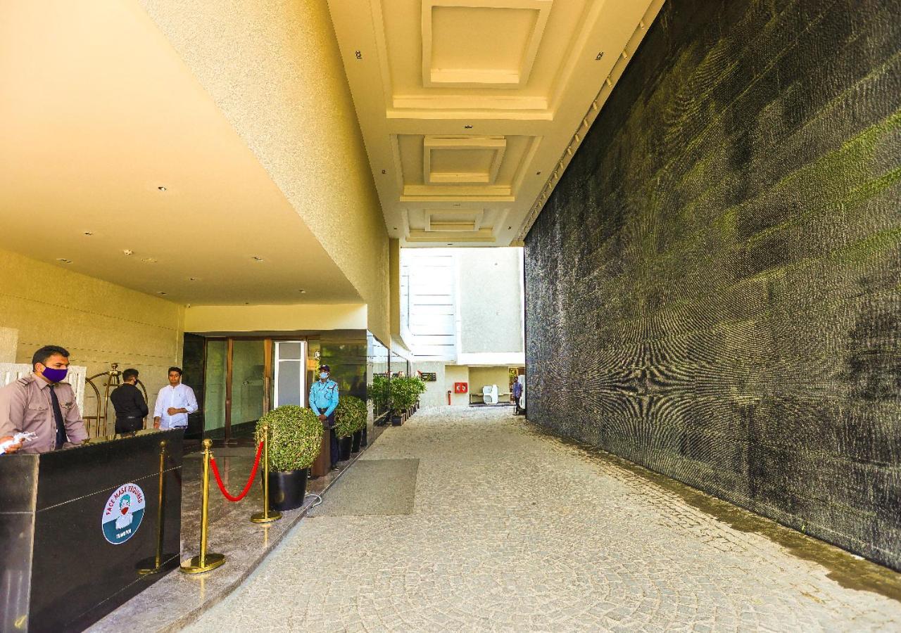 ホテル Radisson ボーパール エクステリア 写真