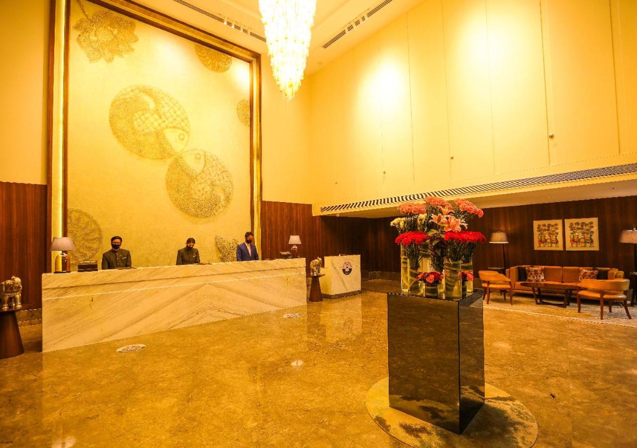 ホテル Radisson ボーパール エクステリア 写真