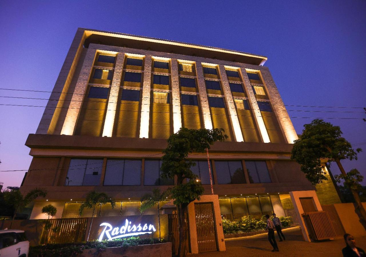 ホテル Radisson ボーパール エクステリア 写真