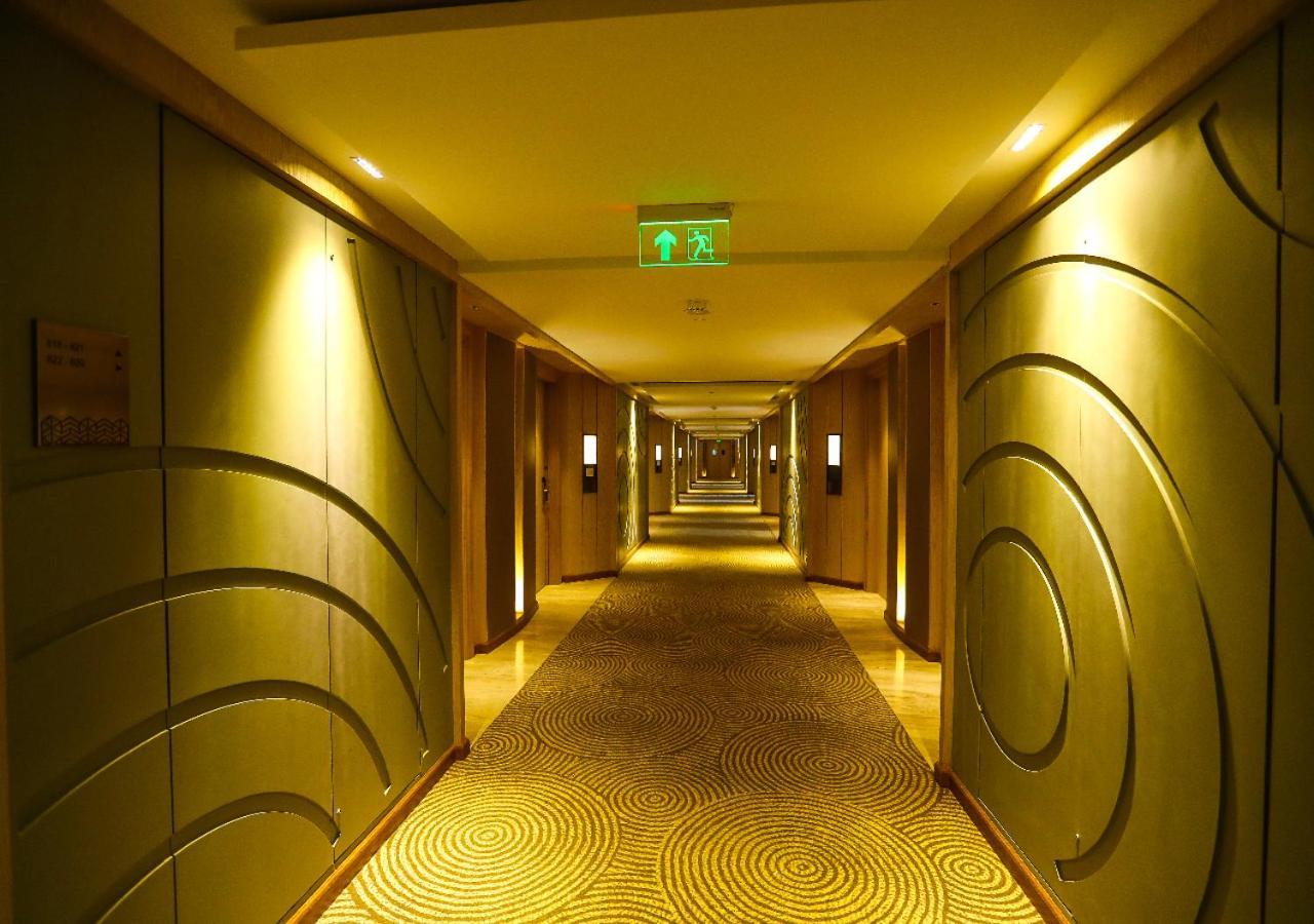 ホテル Radisson ボーパール エクステリア 写真