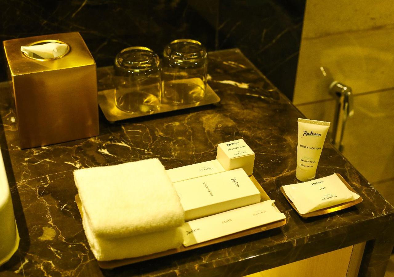 ホテル Radisson ボーパール エクステリア 写真