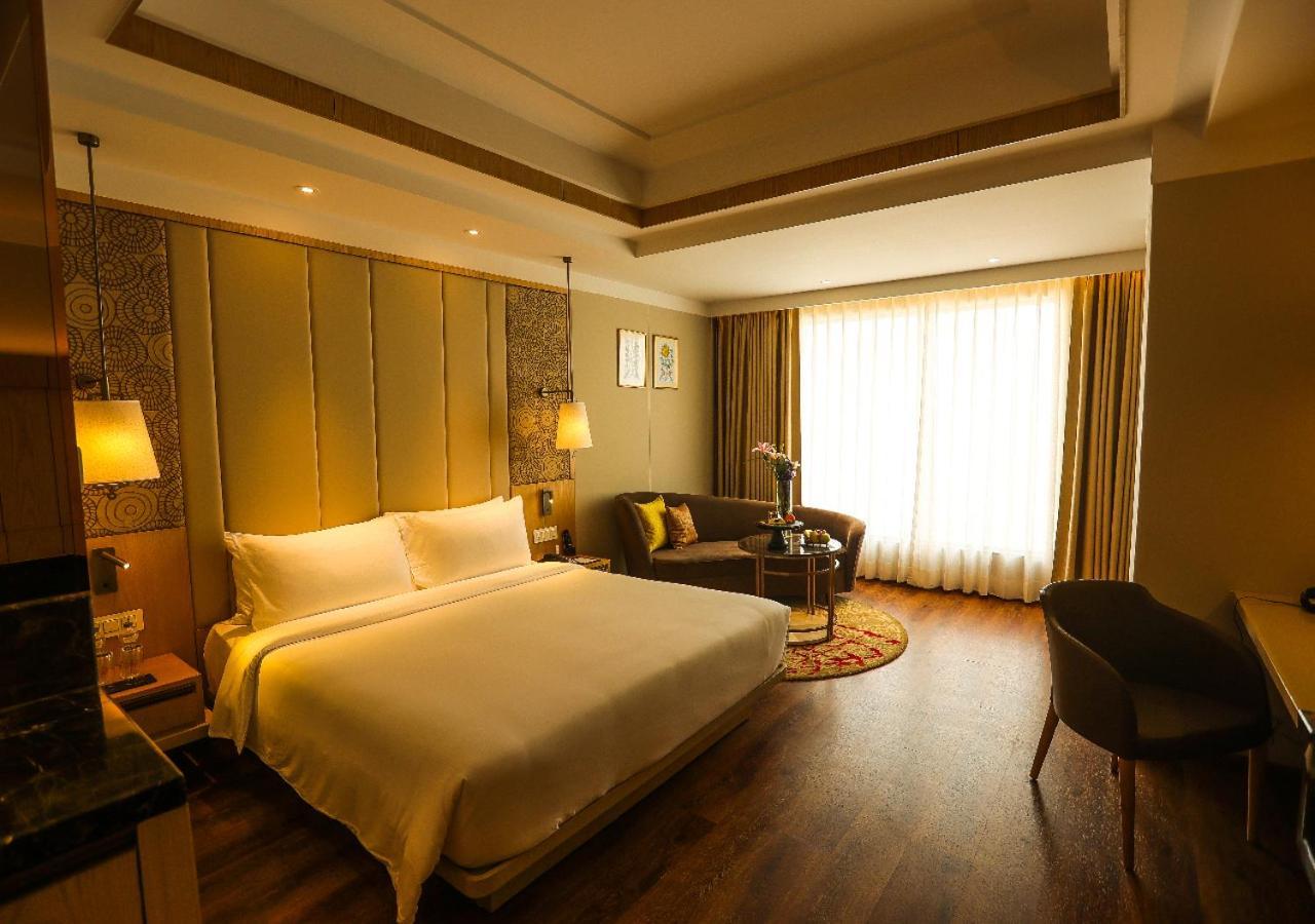 ホテル Radisson ボーパール エクステリア 写真