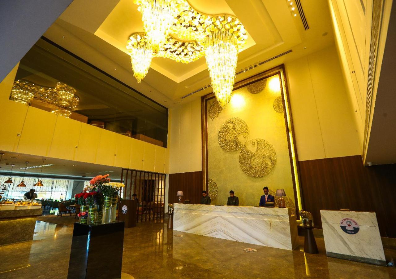 ホテル Radisson ボーパール エクステリア 写真