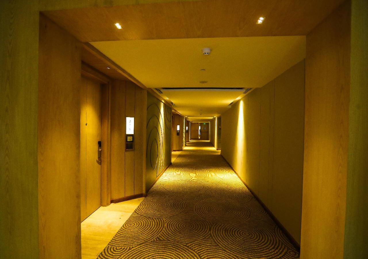 ホテル Radisson ボーパール エクステリア 写真