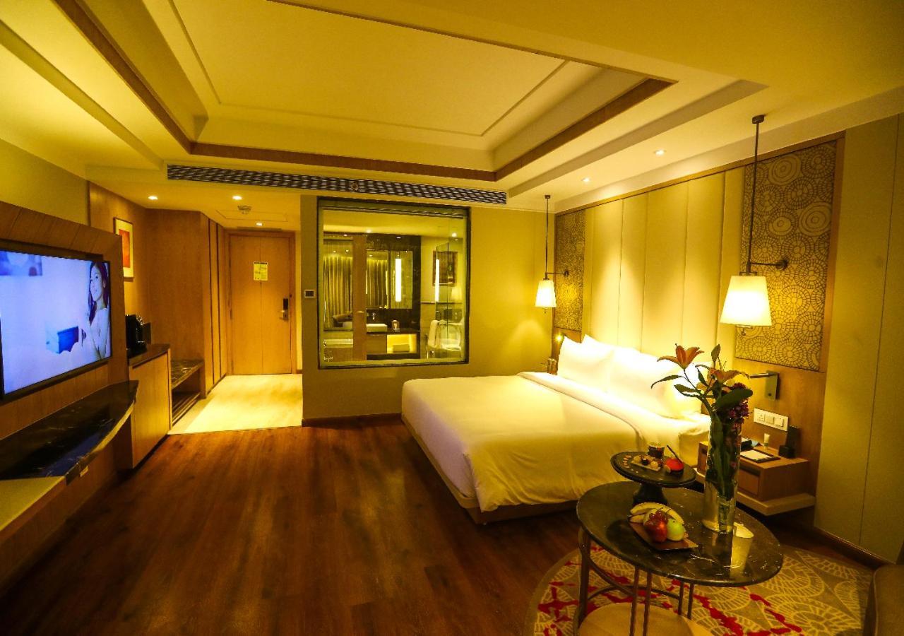 ホテル Radisson ボーパール エクステリア 写真