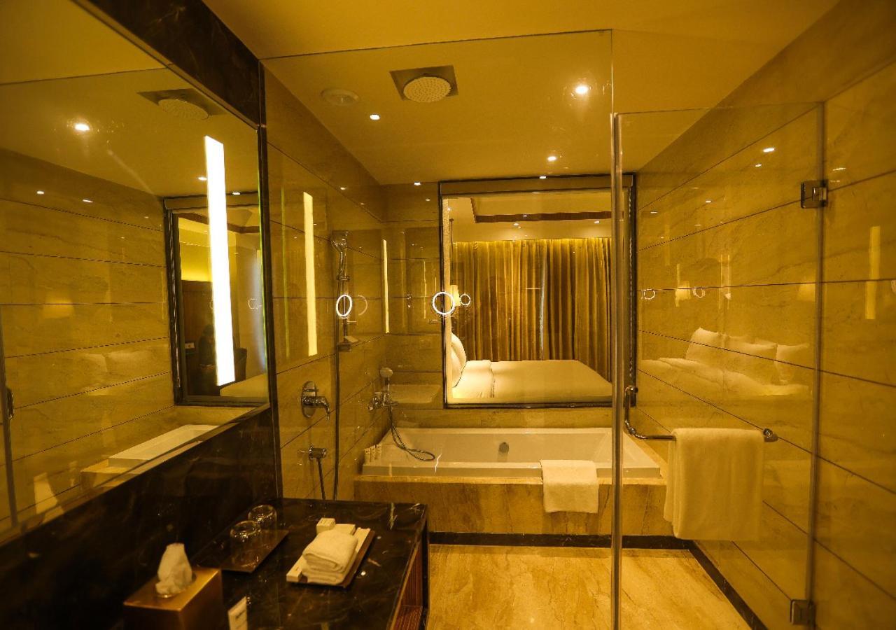 ホテル Radisson ボーパール エクステリア 写真