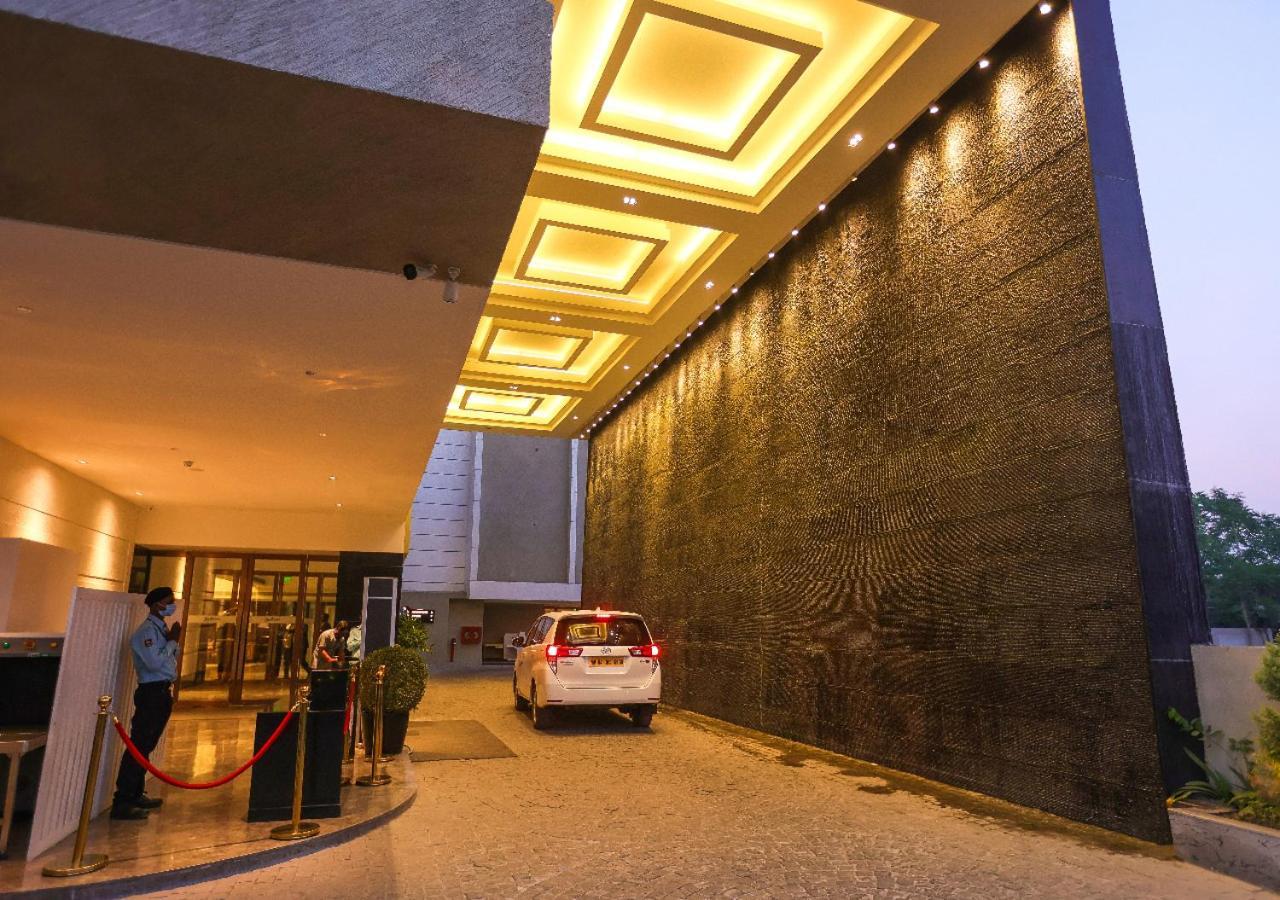 ホテル Radisson ボーパール エクステリア 写真