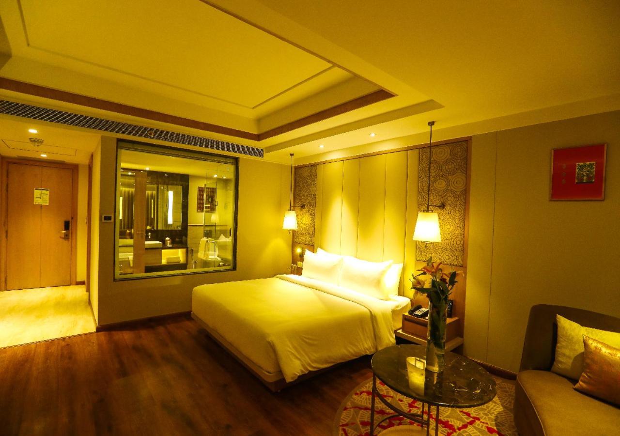 ホテル Radisson ボーパール エクステリア 写真