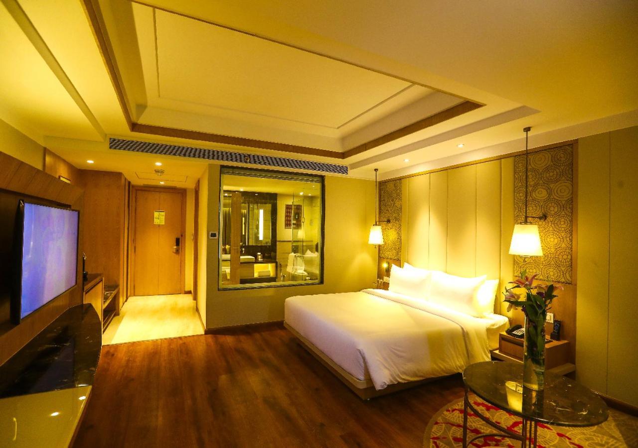 ホテル Radisson ボーパール エクステリア 写真