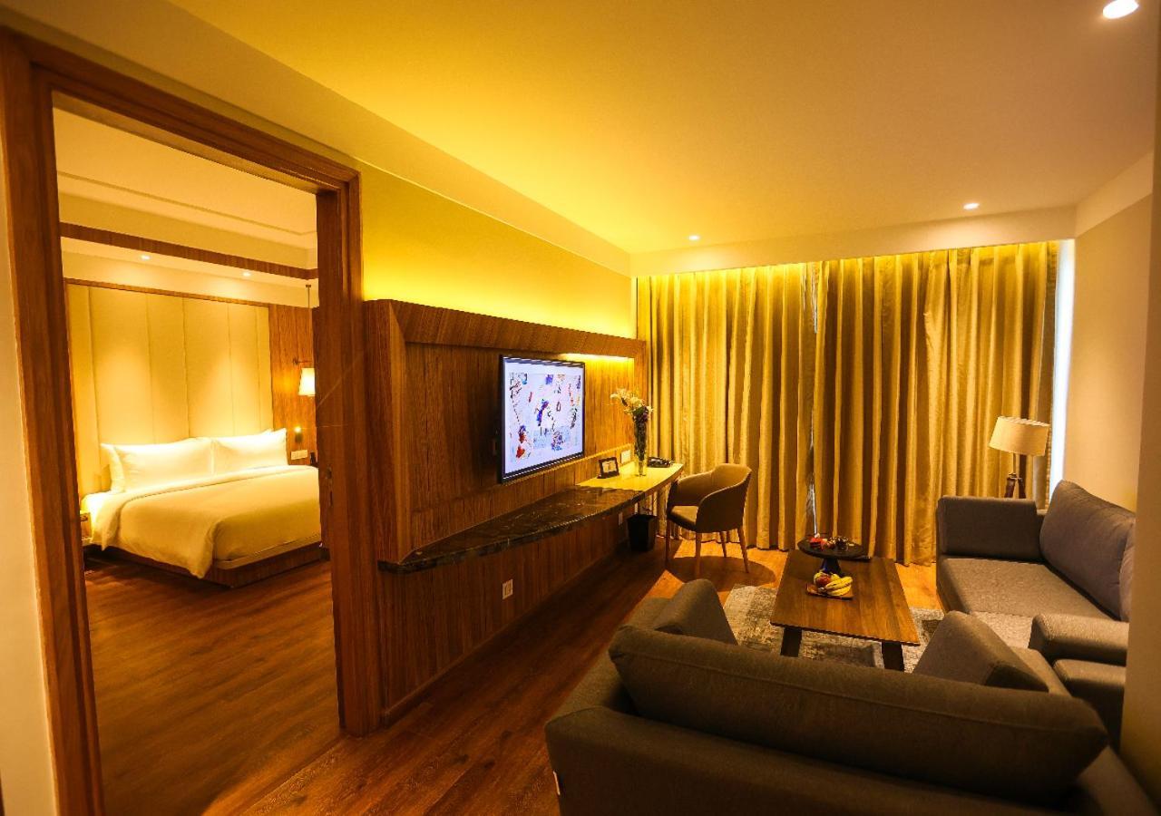 ホテル Radisson ボーパール エクステリア 写真