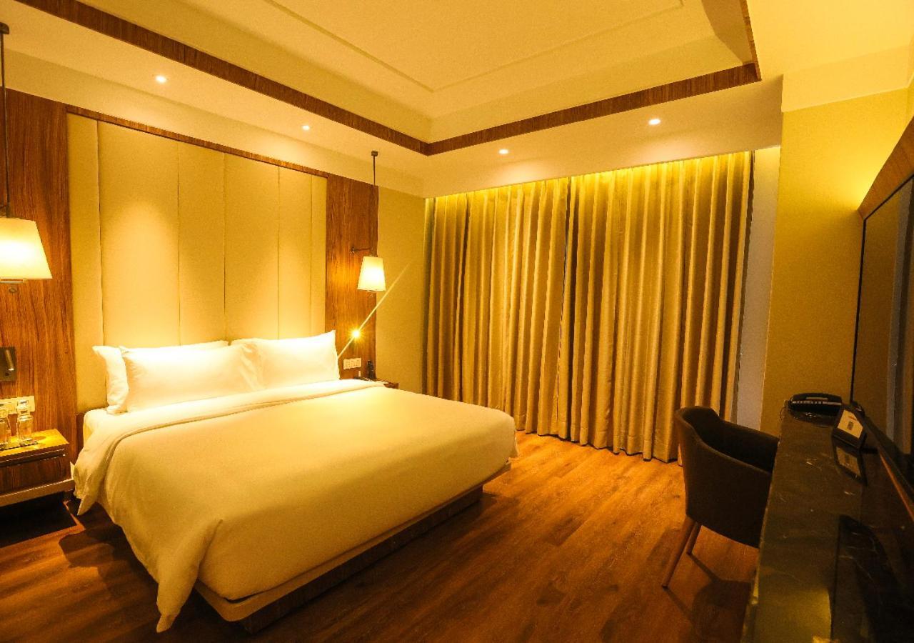 ホテル Radisson ボーパール エクステリア 写真