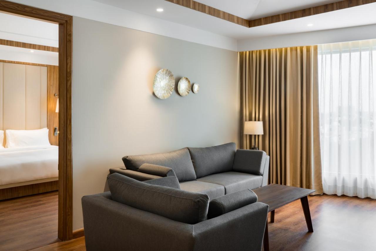 ホテル Radisson ボーパール エクステリア 写真
